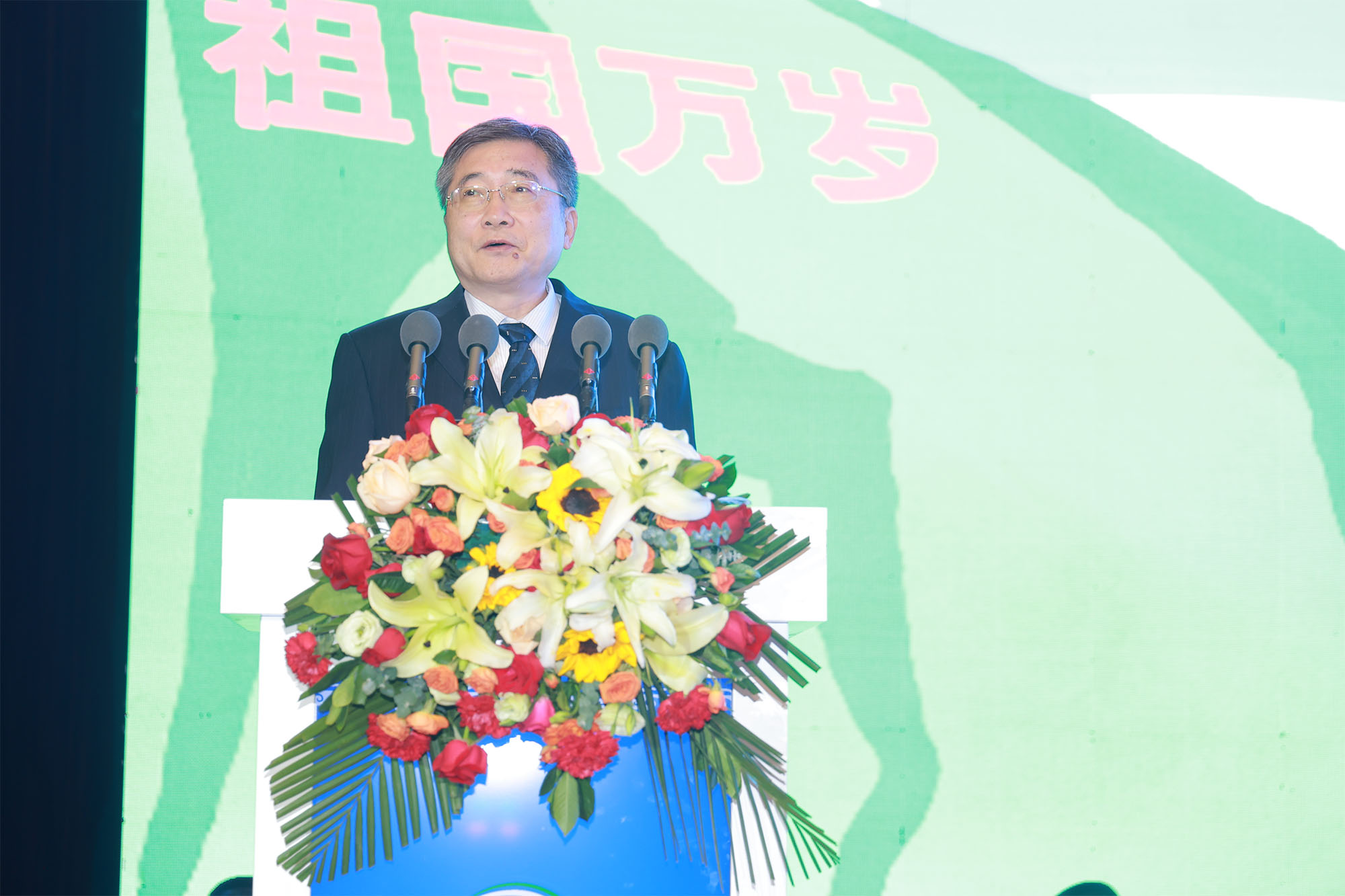 世界旅游联盟主席张旭出席2025年“雪域古城·圣地拉萨”文化旅游节开幕式暨拉萨市文化旅游产业发展大会