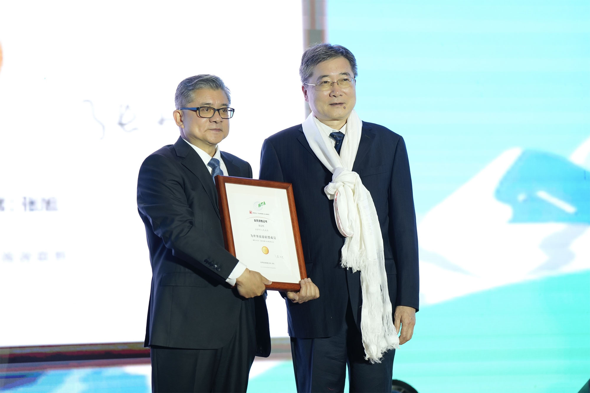 世界旅游联盟主席张旭出席2025年“雪域古城·圣地拉萨”文化旅游节开幕式暨拉萨市文化旅游产业发展大会
